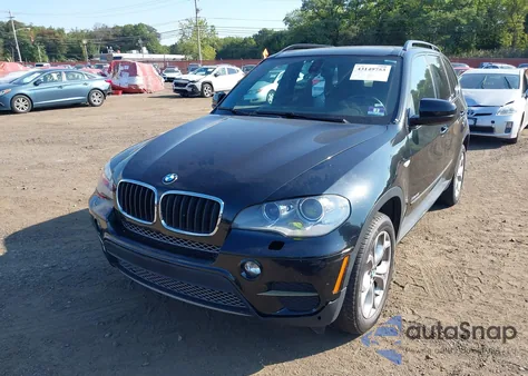 2013 BMW X5 xDrive35I/xDrive35I Premium/xDrive35I Sport Activity z USA, uszkodzony, nr VIN 5UXZV4C53D0E11455